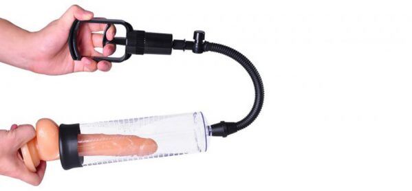 Erhöhen Sie einen Penis mit einer Vakuumpumpe